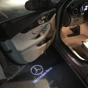 Mercedes-Benz A/B/C/E/GLC/G ym. logolliset ovivalot — logo maahan (2kpl)