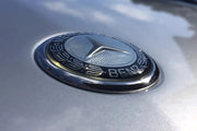 Mercedes-Benz Konepellin Lätkä Merkki ; Sininen Seppele ; 44mm (Pystytähden Tilalle)
