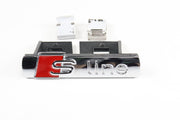 Audi Etumaskin SLINE Merkki 71mm (Kromi-Punainen)