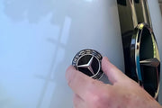Mercedes-Benz Konepellin Lätkä Merkki ; Täysmusta Seppele ; 44mm (Pystytähden Tilalle)