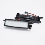 Toyota Auris ( E180 ) / Corolla ( E210 ) / RAV4 ( XA30 ) LED rekisterikilven valot — kirkkaan valkoinen 6000K (2kpl sarja)