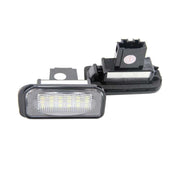 MB C W203 Kirkkaat LED rekisterikilven valot ; 6000K valkoinen luksus sävy (2kpl sarja)