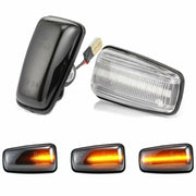 Citroen / Peugeot Dynaamiset LED sivuvilkut aaltoefektillä ; Tumma/Kirkas kotelo